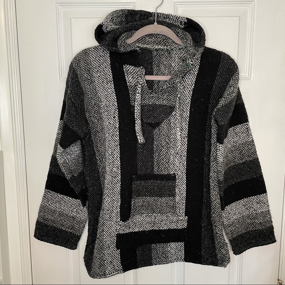 𝅺BAJA Hoodie Grey & Black Pullover Sweater small
